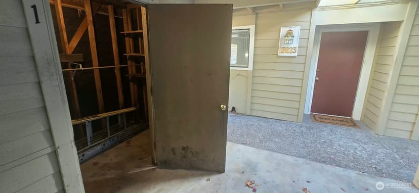 Property photo for 13821 SE Allen Road #B, Bellevue photo 20