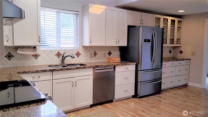 Property photo for 6502 Avondale Road SW, Lakewood photo 9
