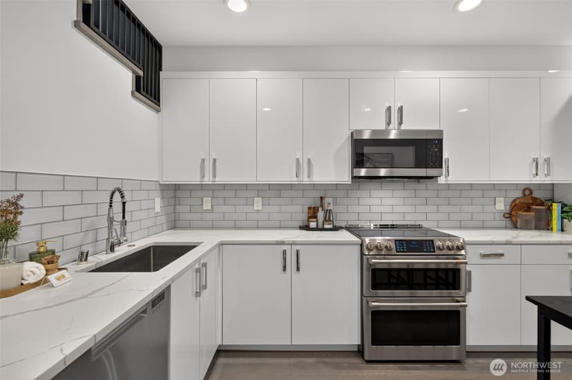 Property photo for 1615 S State Street, Seattle photo 9
