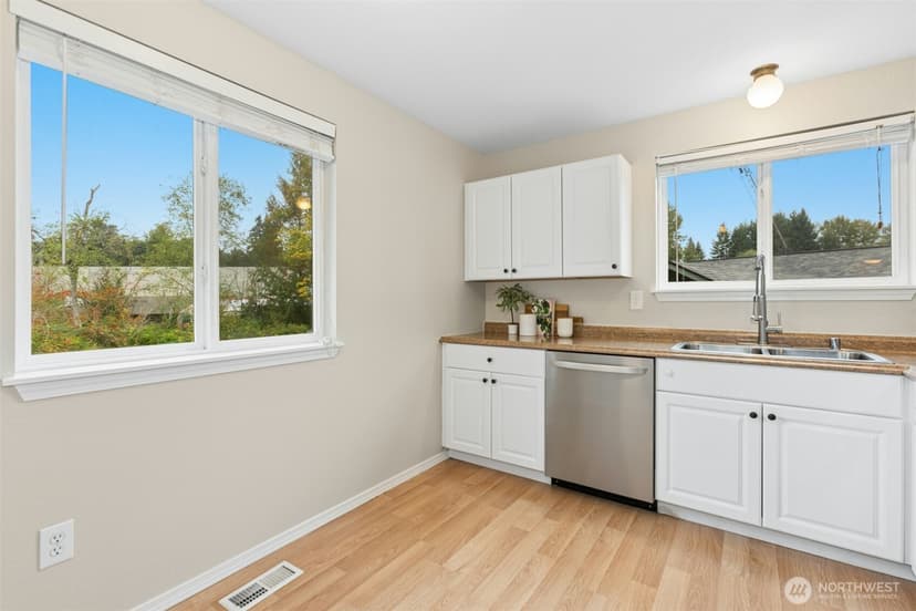 Property photo for 1808 225th Street SE, Bothell photo 10