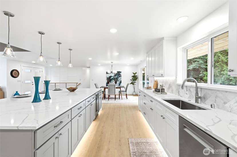 Property photo for 8205 SE 71st Street, Mercer Island photo 9