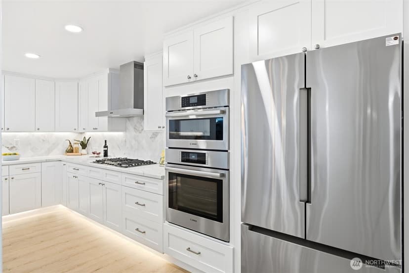 Property photo for 8205 SE 71st Street, Mercer Island photo 8