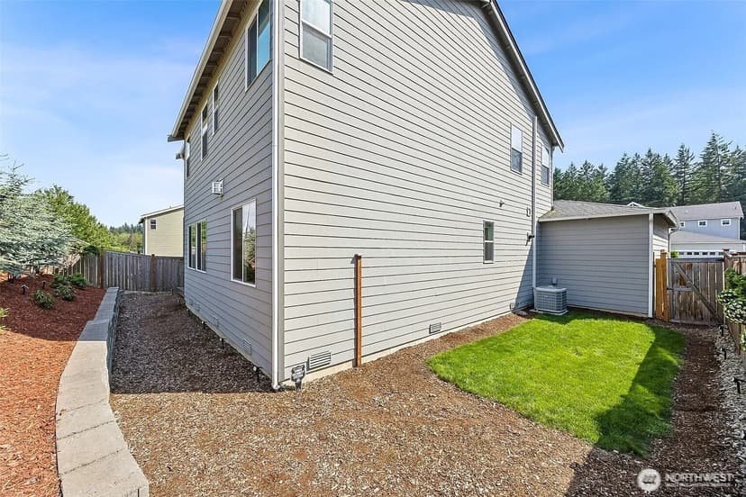 Property photo for 12911 Emerald Ridge Boulevard E, Puyallup photo 34