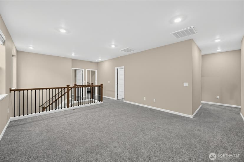 Property photo for 12911 Emerald Ridge Boulevard E, Puyallup photo 11
