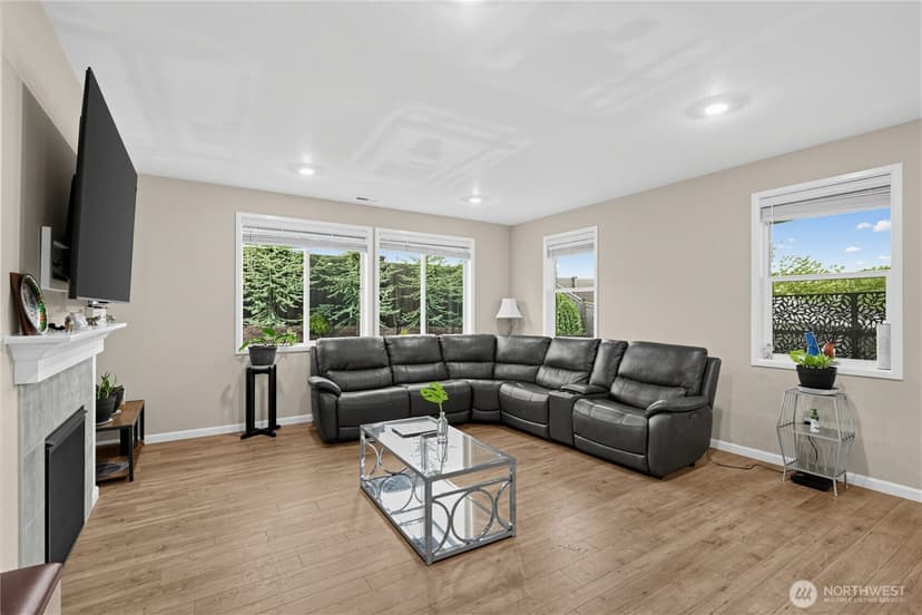 Property photo for 12911 Emerald Ridge Boulevard E, Puyallup photo 6
