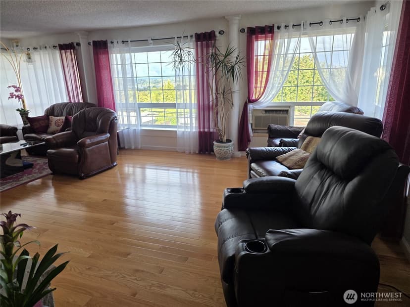 Property photo for 2818 S Dawson Street, Seattle photo 6