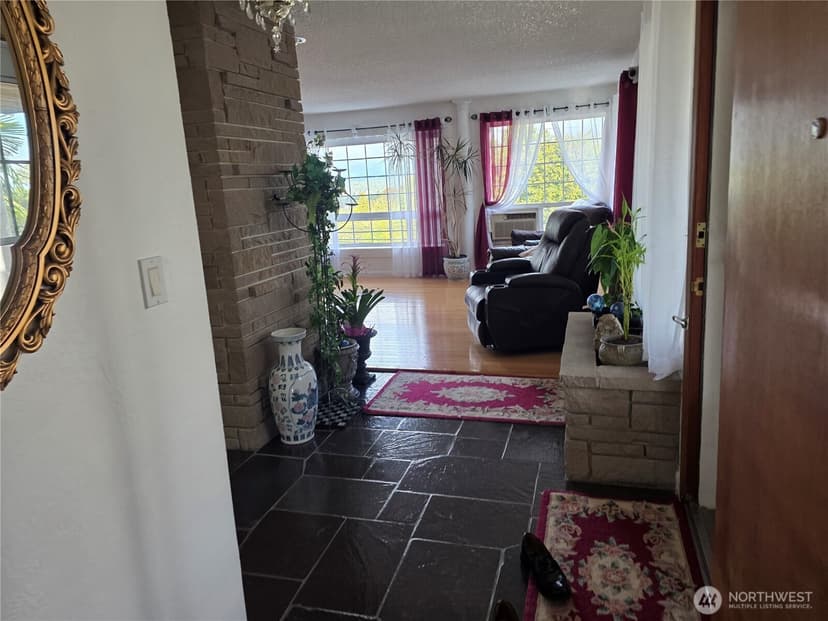 Property photo for 2818 S Dawson Street, Seattle photo 11