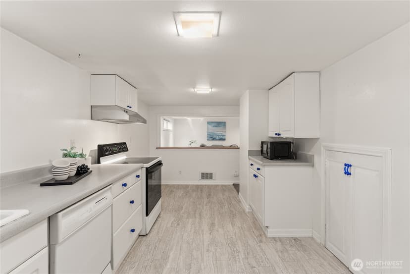 Property photo for 5436 44th Avenue SW, Seattle photo 27