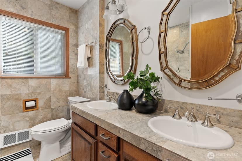 Property photo for 5436 44th Avenue SW, Seattle photo 9
