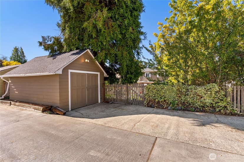 Property photo for 5436 44th Avenue SW, Seattle photo 32