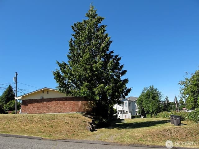 Property photo for 4827 Vesper Drive, Everett photo 3