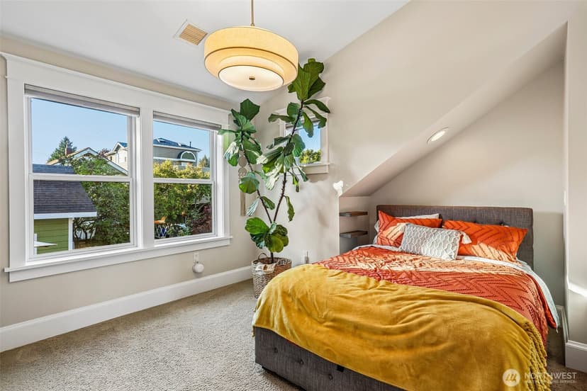 Property photo for 7725 16th Avenue NE, Seattle photo 17