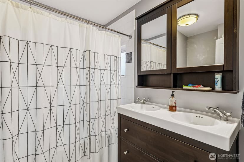 Property photo for 7725 16th Avenue NE, Seattle photo 21