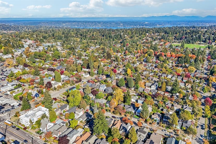 Property photo for 7725 16th Avenue NE, Seattle photo 39