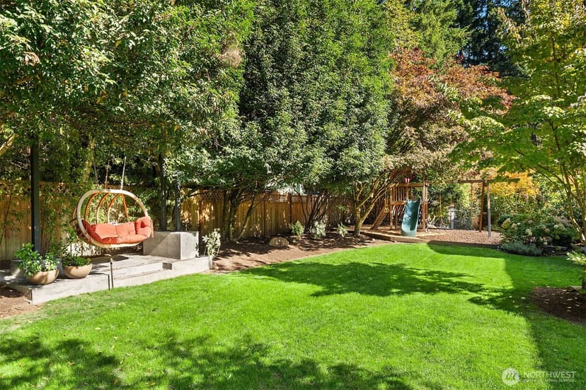 Property photo for 12750 NE 35th Place, Bellevue photo 29