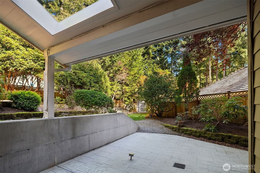 Property photo for 12750 NE 35th Place, Bellevue photo 34