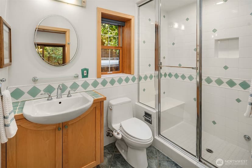 Property photo for 12750 NE 35th Place, Bellevue photo 25