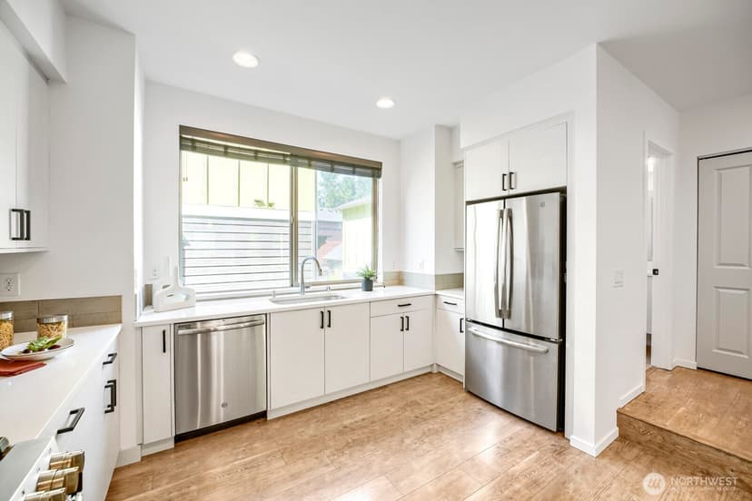 Property photo for 5206 Delridge Way SW #B, Seattle photo 16