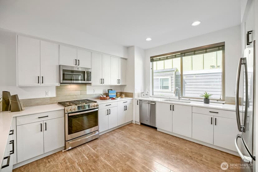 Property photo for 5206 Delridge Way SW #B, Seattle photo 7