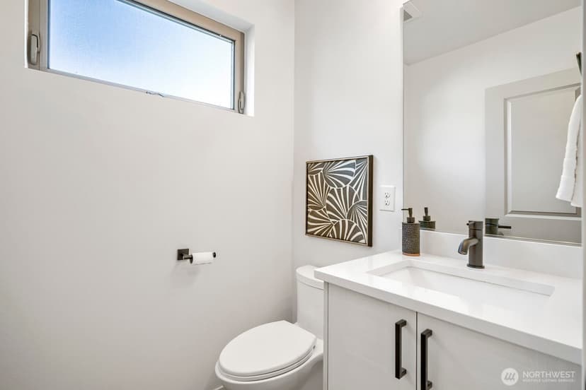 Property photo for 5206 Delridge Way SW #B, Seattle photo 24