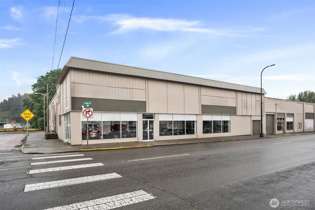 Property photo for 300 S Tower Avenue, Centralia photo 2