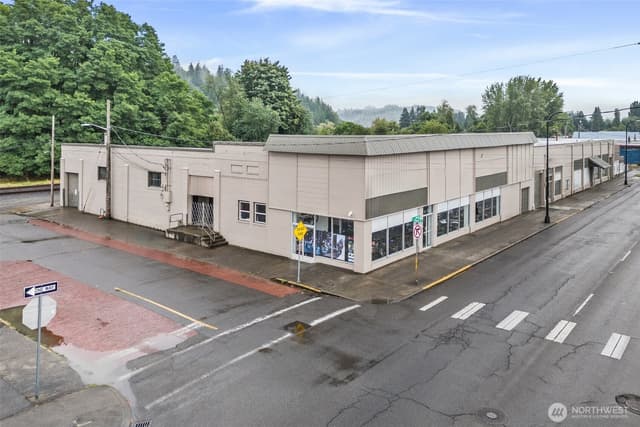 Property photo for 300 S Tower Avenue, Centralia photo 3