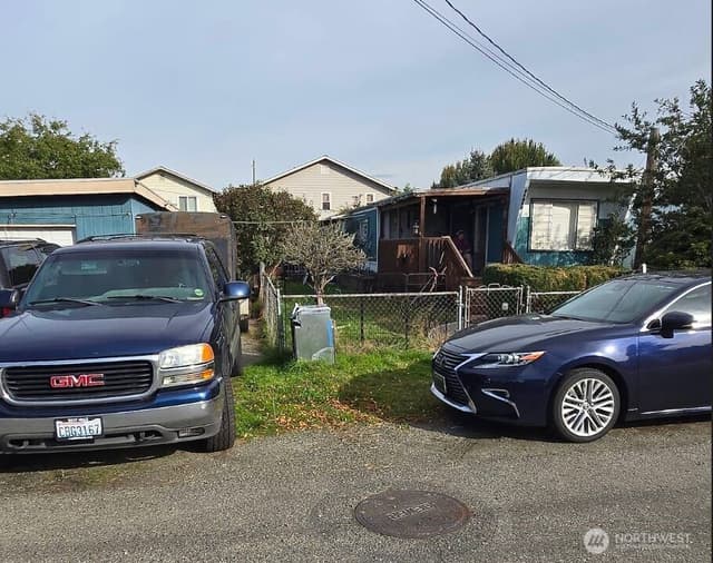 Property photo for 12252 45th Avenue S, Tukwila photo 2