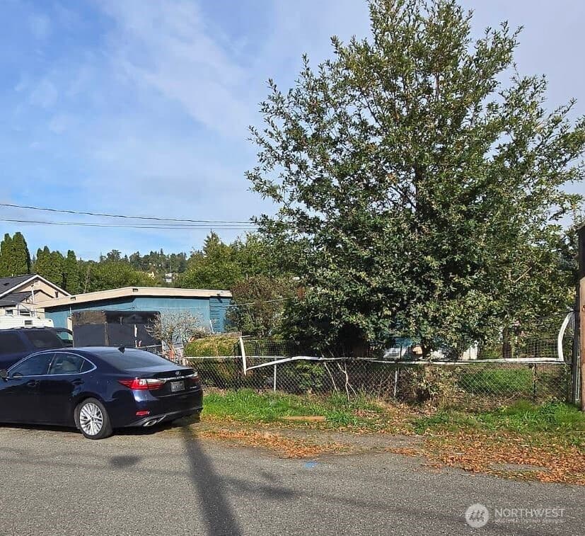 Property photo for 12252 45th Avenue S, Tukwila photo 3