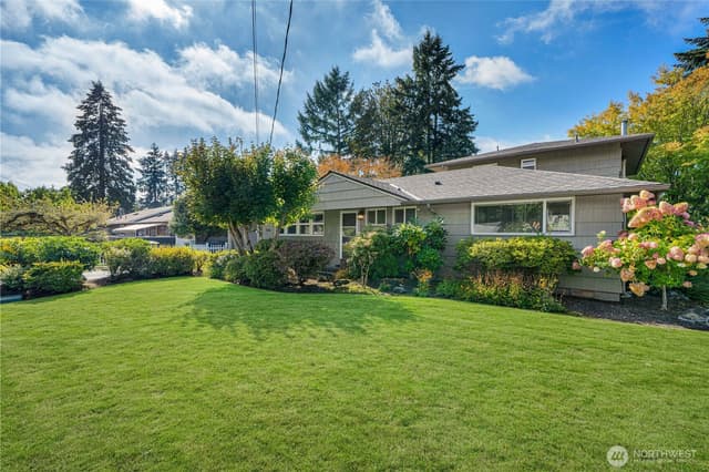 Property photo for 3566 Sunset Drive W, University Place photo 2