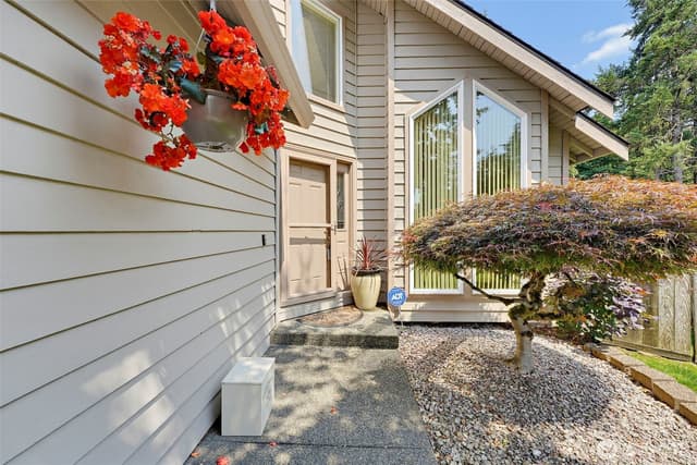 Property photo for 1105 SW 352nd Street, Federal Way photo 3
