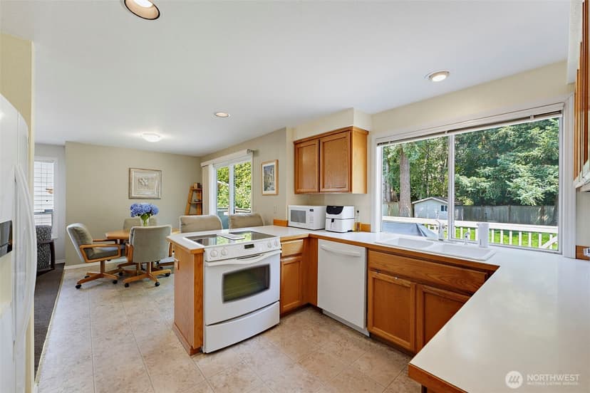 Property photo for 1105 SW 352nd Street, Federal Way photo 11