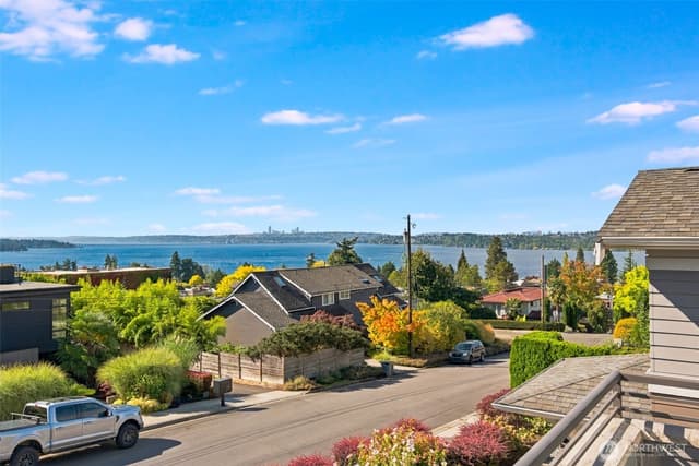 Property photo for 120 12th Avenue, Kirkland photo 2