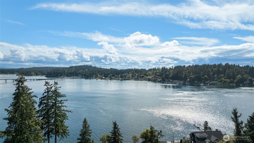 Property photo for 9001 Warren Drive NW, Gig Harbor photo 2