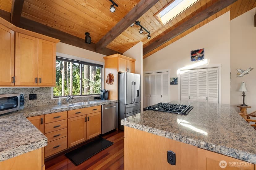 Property photo for 9001 Warren Drive NW, Gig Harbor photo 5