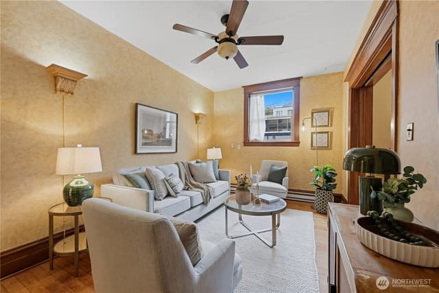 Property photo for 7 Harrison Street #2, Seattle photo 5