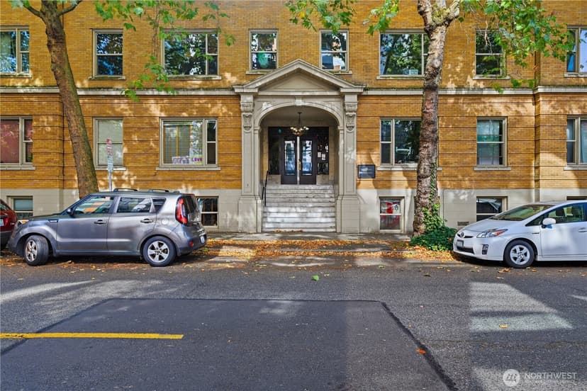 Property photo for 7 Harrison Street #2, Seattle