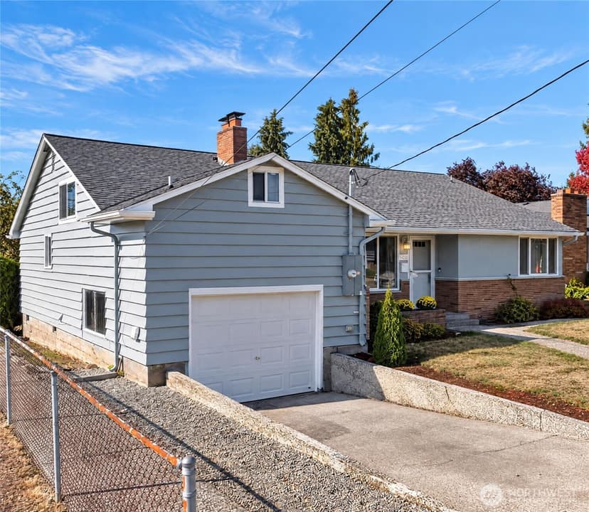 Property photo for 2702 N Winnifred Street, Tacoma photo 3