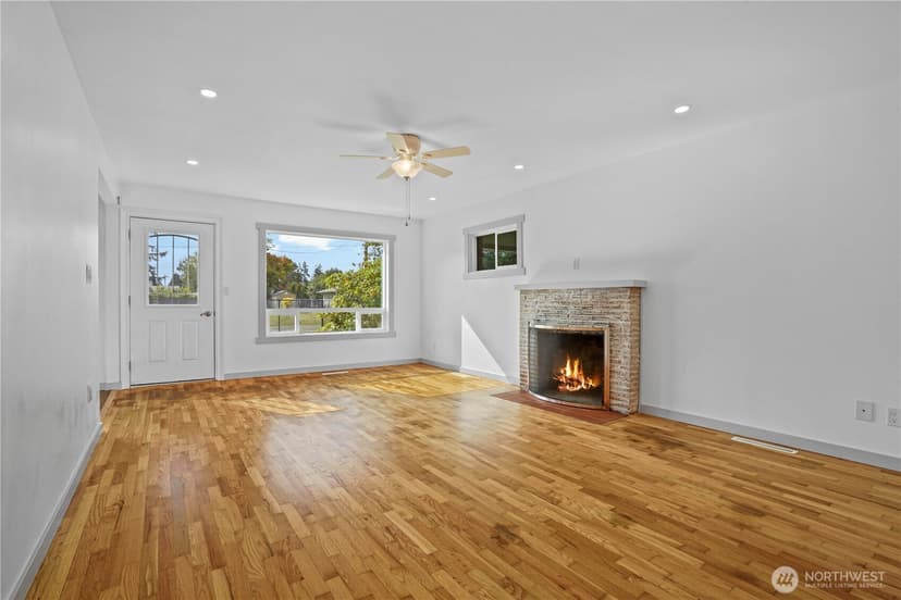 Property photo for 9015 Forest Ave SW, Lakewood photo 5