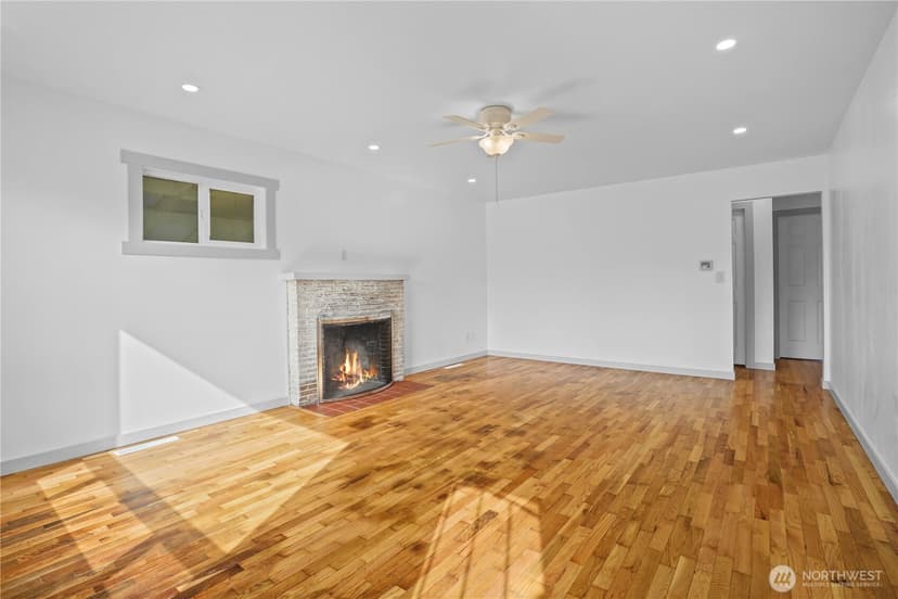 Property photo for 9015 Forest Ave SW, Lakewood photo 4