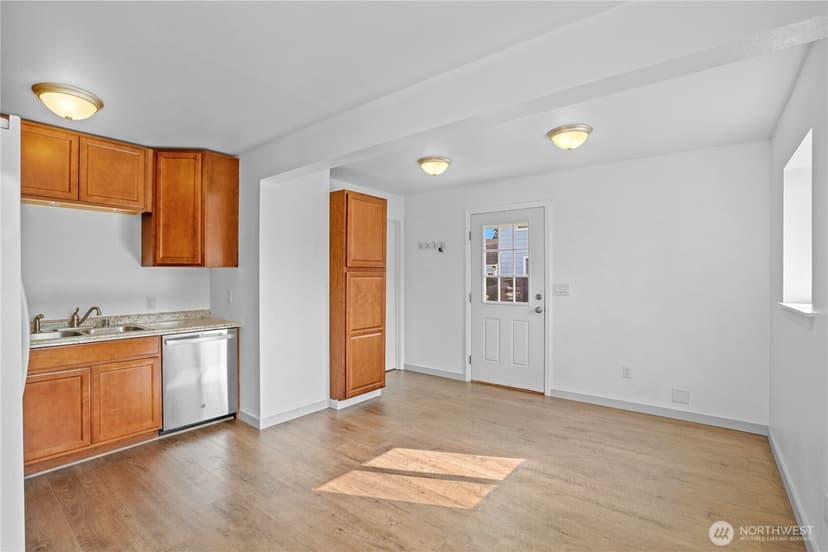 Property photo for 9015 Forest Ave SW, Lakewood photo 8