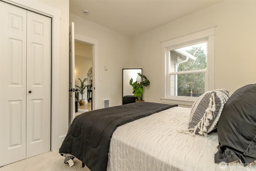 Property photo for 1415 S Grant Avenue, Tacoma photo 11
