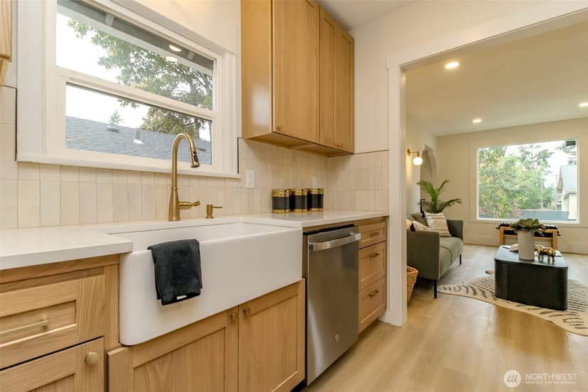 Property photo for 1415 S Grant Avenue, Tacoma photo 8