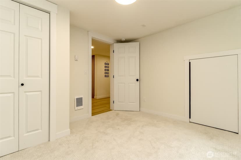 Property photo for 1415 S Grant Avenue, Tacoma photo 17
