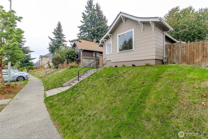 Property photo for 1415 S Grant Avenue, Tacoma photo 3