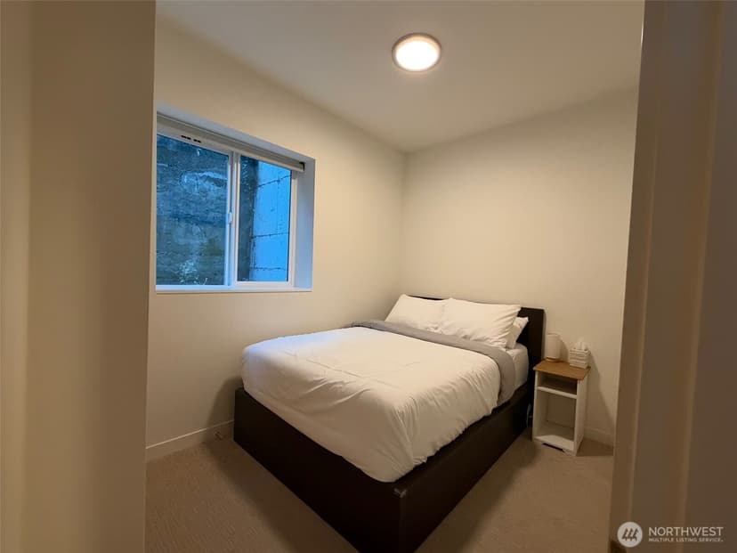 Property photo for 2617 3rd Avenue W, Seattle photo 12