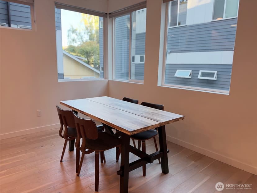 Property photo for 2617 3rd Avenue W, Seattle photo 6