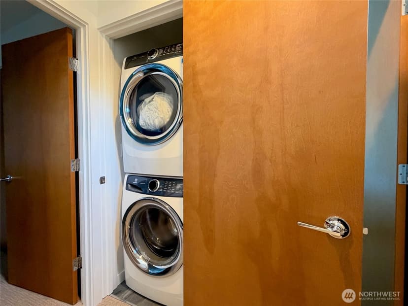 Property photo for 2617 3rd Avenue W, Seattle photo 21