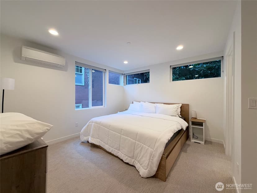 Property photo for 2617 3rd Avenue W, Seattle photo 16