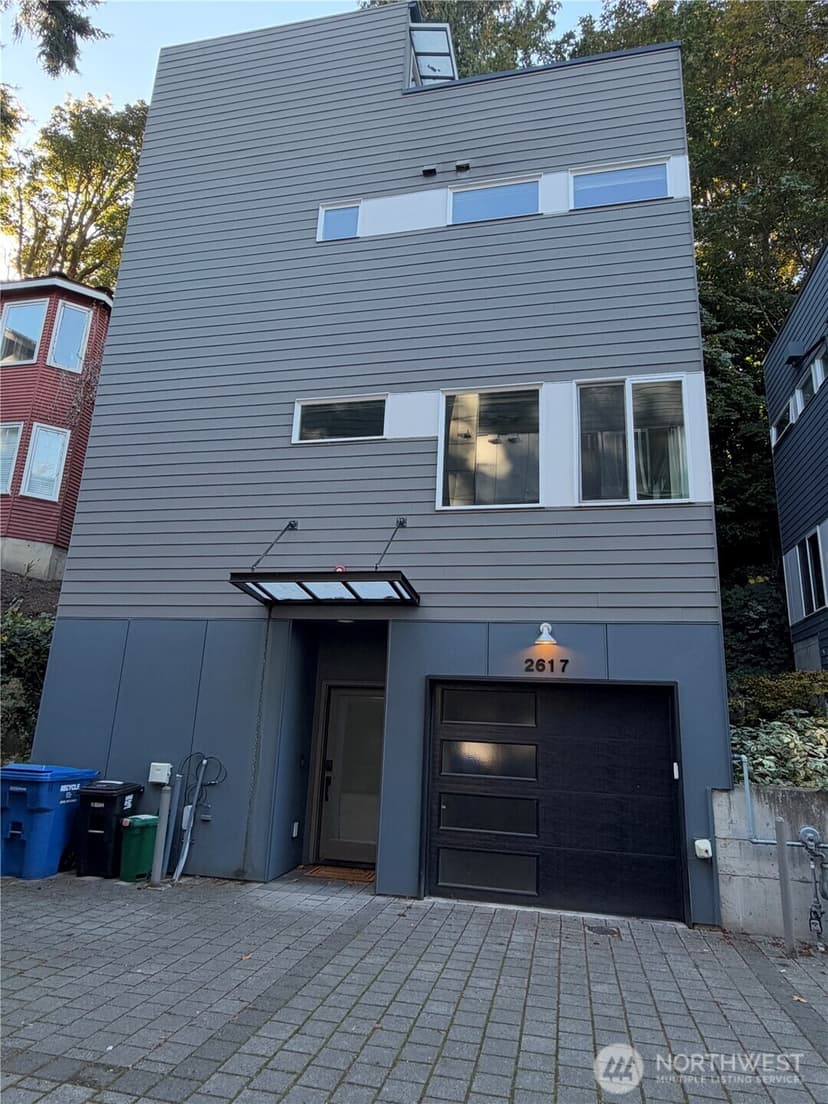 Property photo for 2617 3rd Avenue W, Seattle