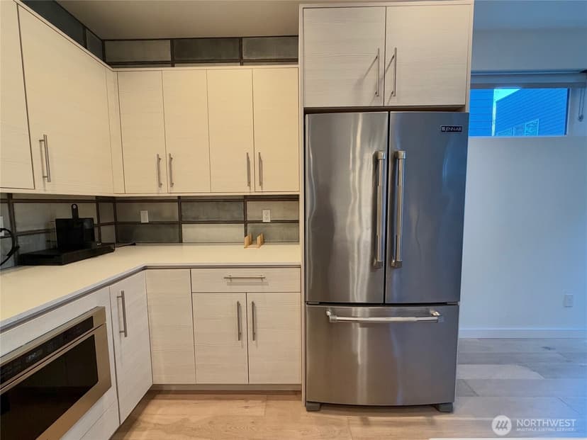 Property photo for 2617 3rd Avenue W, Seattle photo 10